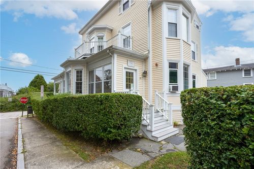 apt-4-26 Cliff Ave, Newport, RI, 02840-6966 | Card Image