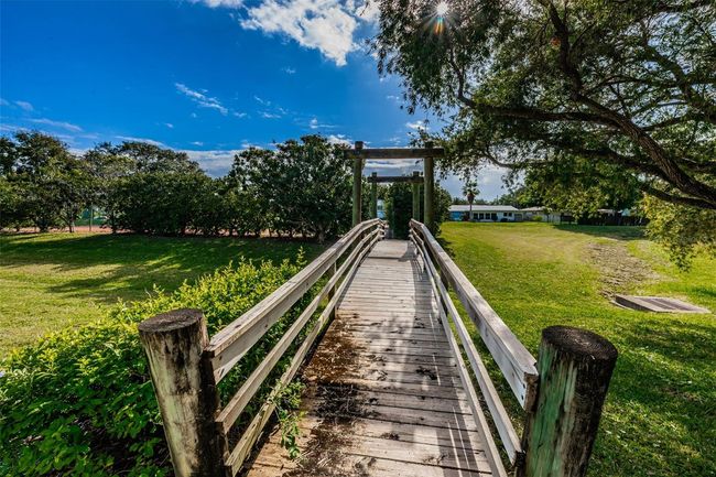 2353 Hanover Dr, Townhouse with 2 bedrooms, 2 bathrooms and null parking in DUNEDIN FL | Image 94