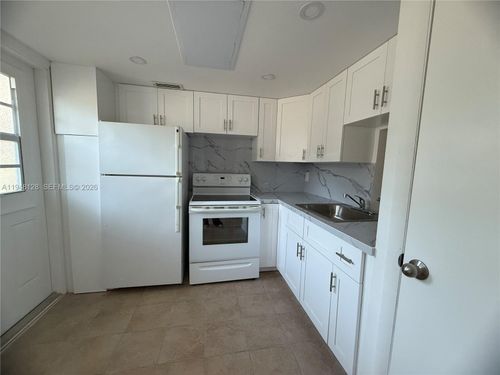 apt-f105-2820 Ne 201st Ter, Aventura, FL, 33180-2006 | Card Image