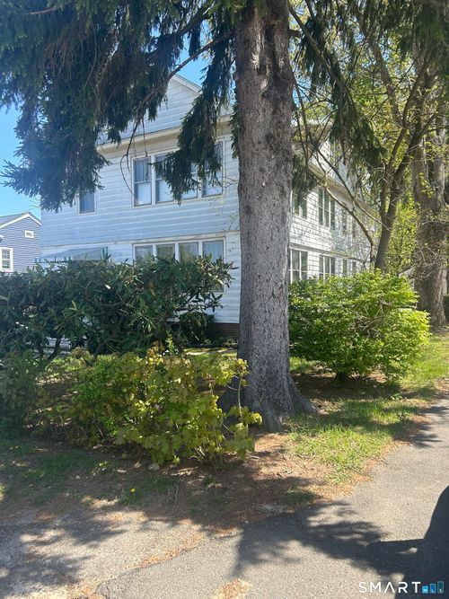 41 Lawlor St, Waterbury, CT, 06708-3406 | Card Image