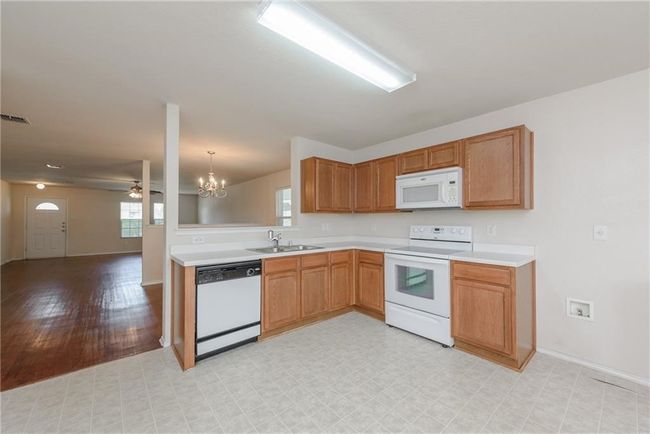 2913 Paddock Way, House other with 3 bedrooms, 2 bathrooms and null parking in Denton TX | Image 6
