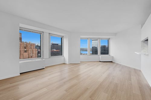 6205-150 W 56th St, New York, NY, 10019-3840 | Card Image