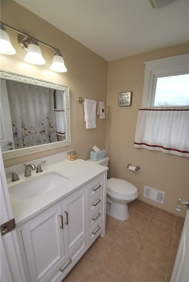 16 Red Post Crescent, Sold in Perinton Zoocasa