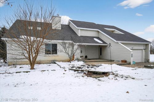 7083 E Mount Hope Hwy, Grand Ledge, MI, 48837-8417 | Card Image