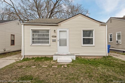 8477 Prospect Ave, Warren, MI, 48089-3044 | Card Image