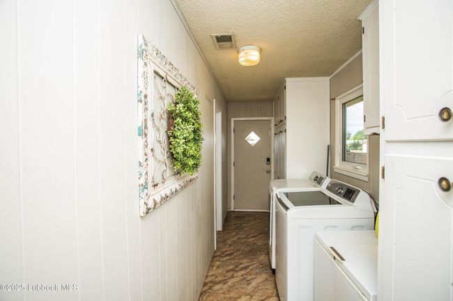 504 Avenue C, House other with 3 bedrooms, 2 bathrooms and null parking in Olton TX | Image 11