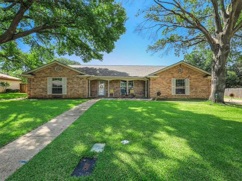 6404 Suncrest Ct, North Richland Hills, TX, 76180-8064 | Card Image