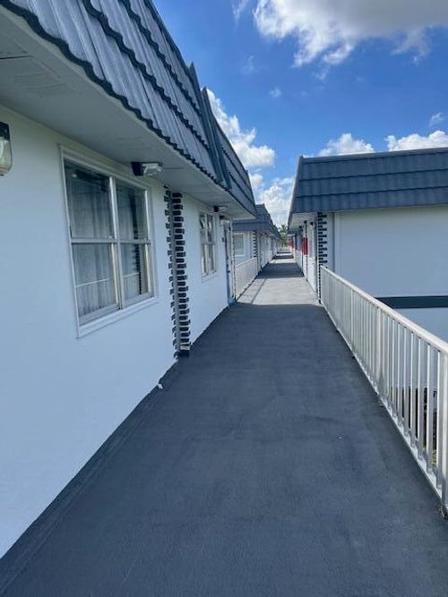 384-384 Saxony H, Delray Beach, FL, 33446-1004 | Card Image