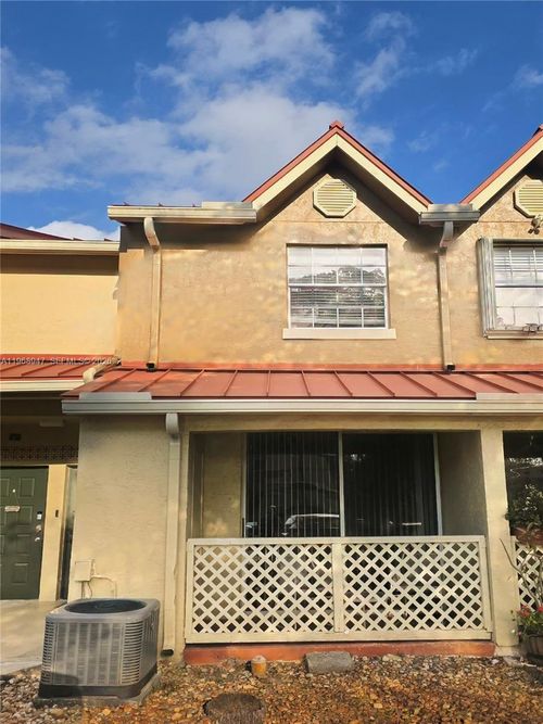 c-18316 Nw 68th Ave, Hialeah, FL, 33015-3420 | Card Image