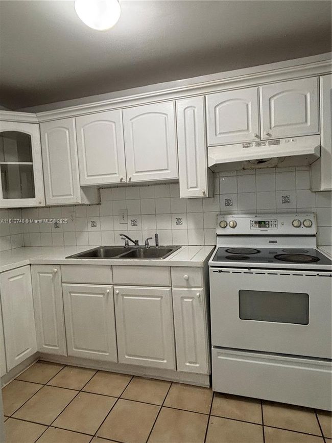 APT-2365 - 10000 Nw 80 Th Ct, Condo with 2 bedrooms, 2 bathrooms and null parking in Hialeah Gardens FL | Image 10