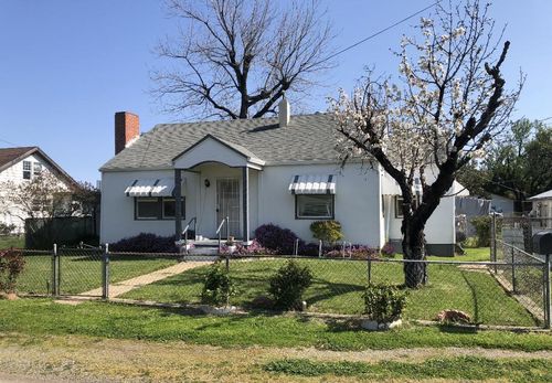90 Gurnsey Ave, Red Bluff, CA, 96080-3052 | Card Image