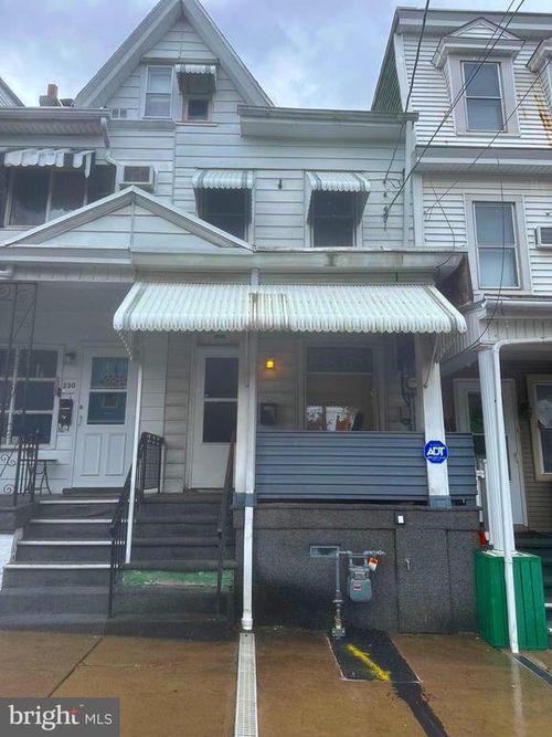 228 E 7th St, MOUNT CARMEL, PA, 17851-2211 | Card Image