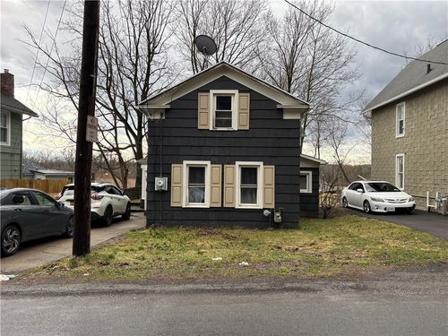 15 Layton St, Lyons, NY, 14489-1207 | Card Image