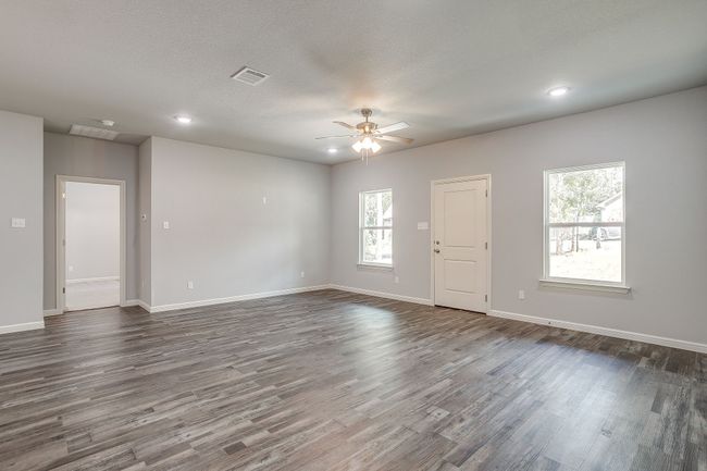 9316 Apache Trl, House other with 3 bedrooms, 2 bathrooms and null parking in Rio Vista TX | Image 8