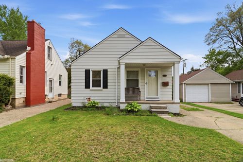 2223 Ridgemont Rd, Grosse Pointe Woods, MI, 48236-1380 | Card Image
