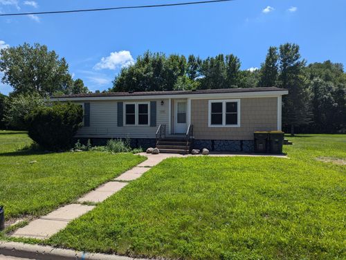 304 Valley View Dr, Redwood Falls, MN, 56283-3039 | Card Image