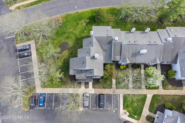 12-1 - 437 Hampton Ct, Condo with 2 bedrooms, 2 bathrooms and 1 parking in Manalapan NJ | Image 17