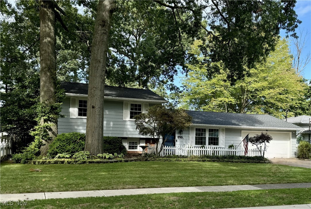 Hollyview Dr, Vermilion, OH 44089