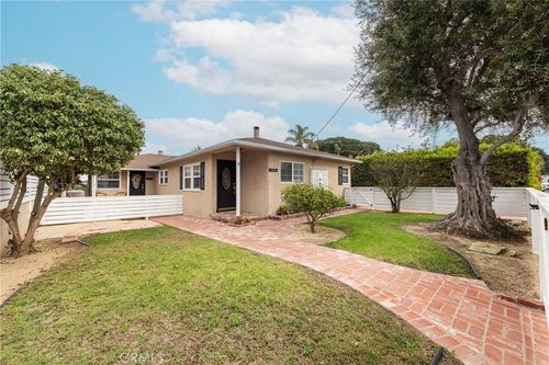 1121 9th St, Manhattan Beach, CA, 90266 | Card Image
