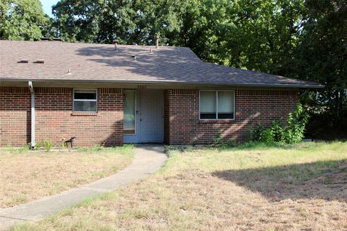 2207 Canterbury Ct, Denton, TX, 76205-7868 | Card Image