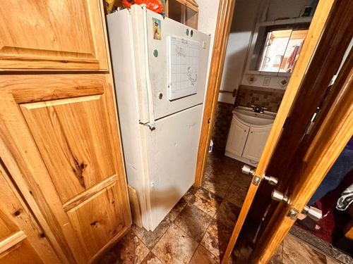 612 Saint Claire St, ASHLAND, WI, 54806-1942 | Card Image