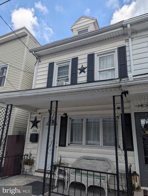 206 Oak St, MINERSVILLE, PA, 17954-1615 | Card Image