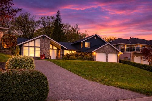 8635 Sunrise Dr, Chilliwack, BC, V2R3H9 | Card Image