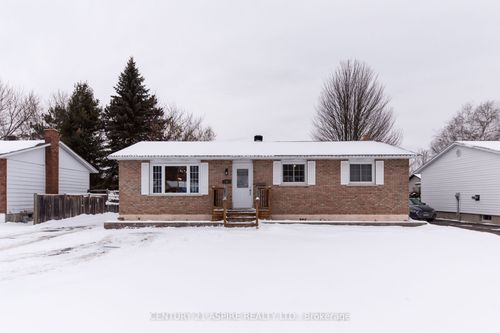 4 James St, Petawawa, ON, K8H3B5 | Card Image