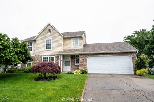 860 Sable Ridge Dr, Greenwood, IN, 46142-9422 | Card Image