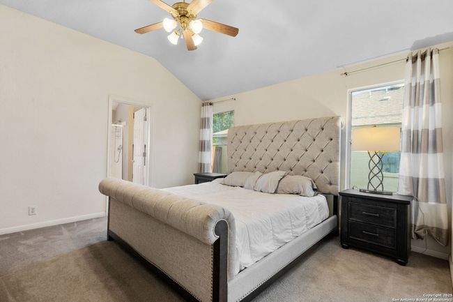 9511 Autumn Run Ln, House other with 3 bedrooms, 2 bathrooms and null parking in Converse TX | Image 9