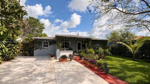 431-431 Nw 107th St, Miami, FL, 33168-3218 | Card Image