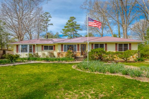 607 Carolina Ave, Signal Mountain, TN, 37377-1805 | Card Image