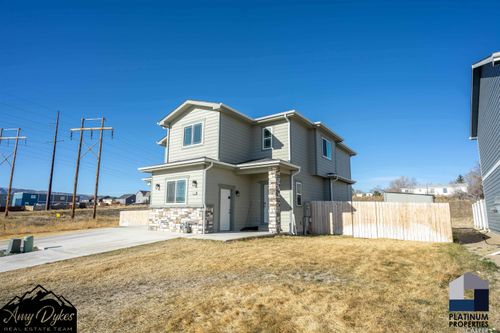 670 Badger Ln, Mills, WY, 82644 | Card Image