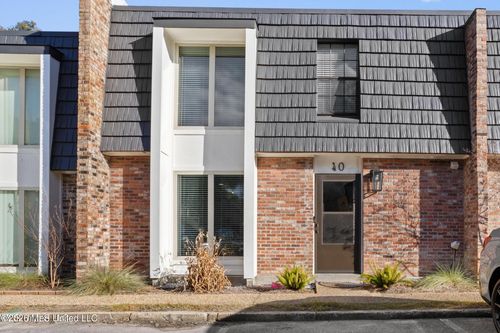 apt-40-527 Front Beach Dr, Ocean Springs, MS, 39564-4941 | Card Image