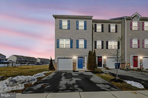 1061 Wickersham Way, MIDDLETOWN, DE, 19709-1813 | Card Image