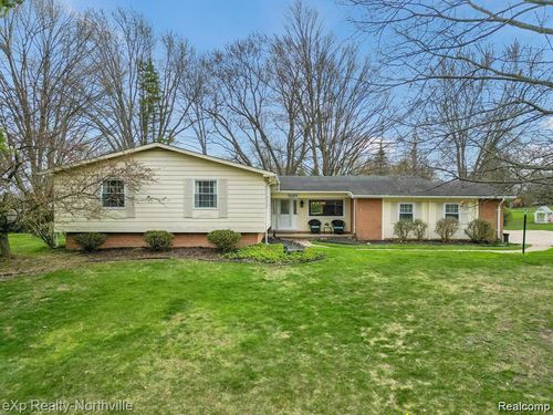38205 Connaught Dr, Northville, MI, 48167-8958 | Card Image