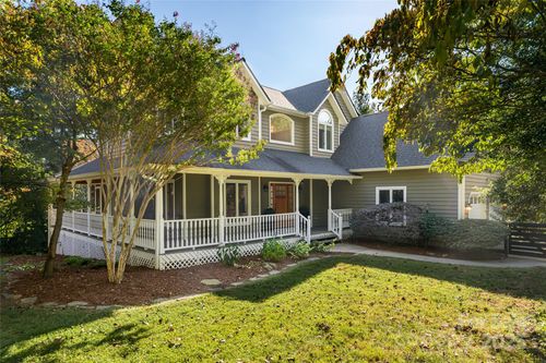 6 Shadowbrook Dr, Weaverville, NC, 28787-9444 | Card Image