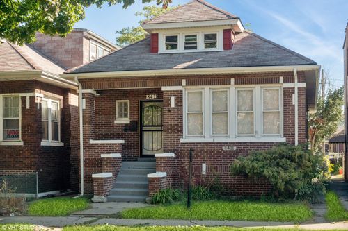 8411 S Paxton Avenue, CHICAGO, IL, 60617 | Card Image