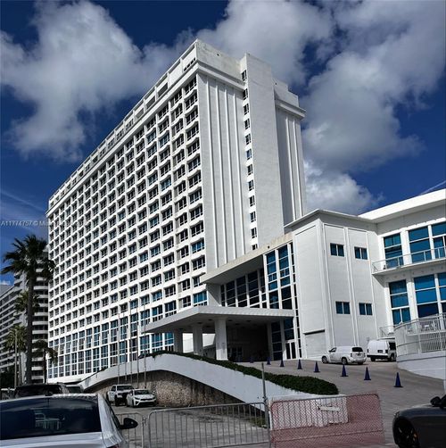 apt-l3-5445 Collins Ave, Miami Beach, FL, 33140-2563 | Card Image