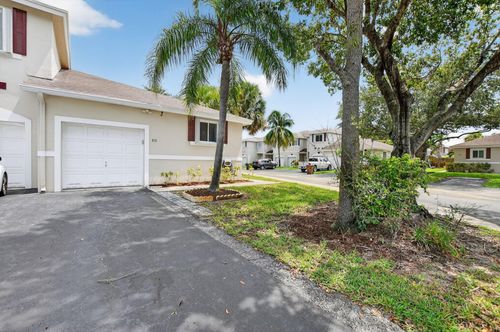 851-851 Nw 42nd Pl, Deerfield Beach, FL, 33064-1834 | Card Image