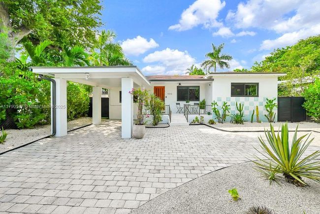 1010 Ne 83 Rd St, House other with 3 bedrooms, 3 bathrooms and null parking in Miami FL | Image 36