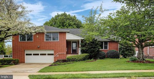 212 E Walnut St, SHIREMANSTOWN, PA, 17011-6767 | Card Image