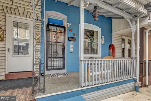 912 Locust St, READING, PA, 19604-2327 | Card Image