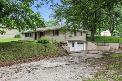 106 E Forrest Ln, Excelsior Springs, MO, 64024-2642 | Card Image