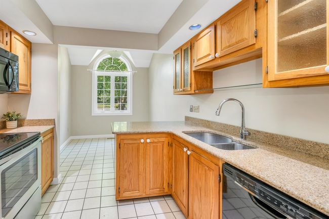 9 Peninsula Dr, Condo with 2 bedrooms, 3 bathrooms and null parking in Stratham NH | Image 10