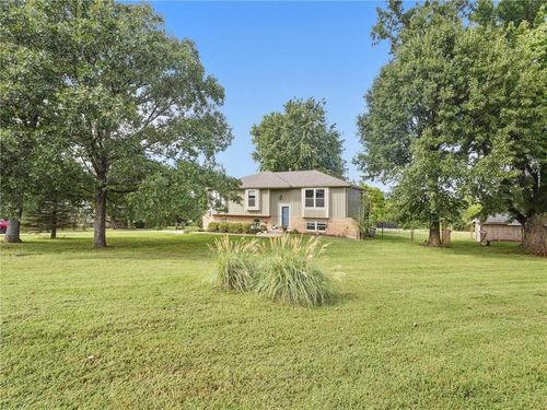 20212 Golden Rd, Linwood, KS, 66052-4004 | Card Image