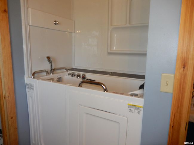20195 N 1150 Th Rd, House other with 2 bedrooms, 2 bathrooms and null parking in Adair IL | Image 24