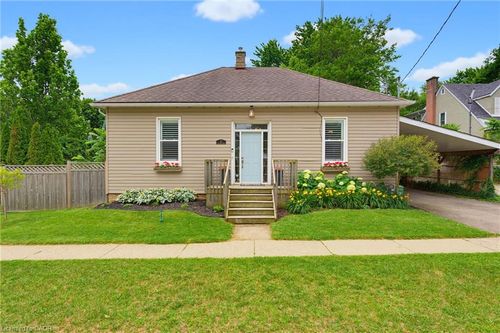 57 Main St N, Waterdown, ON, L0R2H0 | Card Image