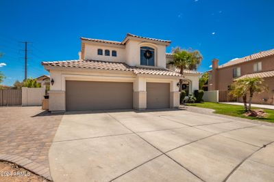 1911 E Olive Court, House other with 3 bedrooms, 3 bathrooms and null parking in Gilbert AZ | Image 2