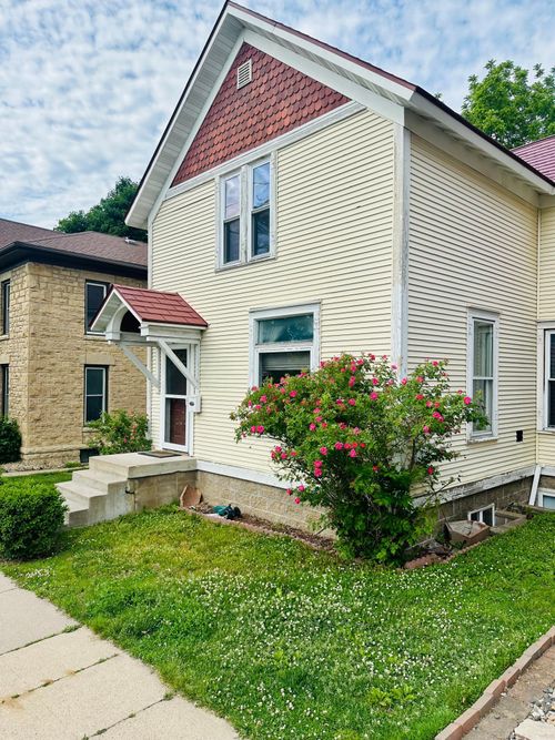 621 East Ave, Red Wing, MN, 55066-2635 | Card Image